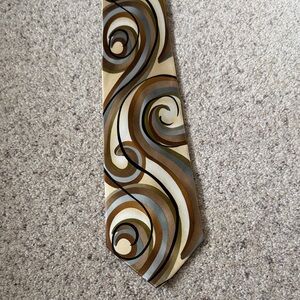 Silk Swirl Patterned Tie in Brown and Cream